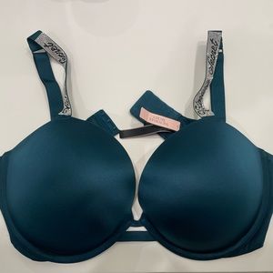 Victoria’s Secret bombshell bra & thong